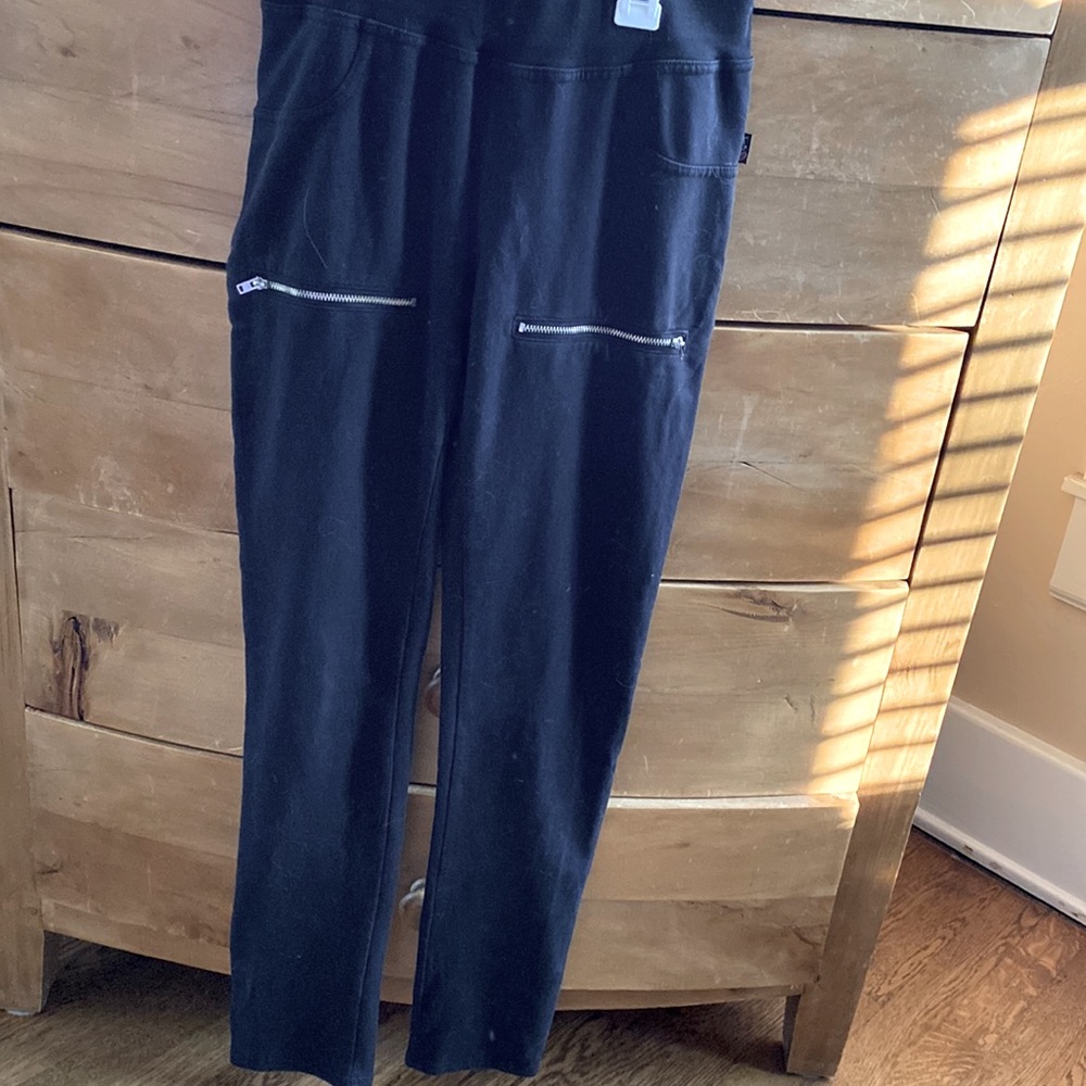 T2love girls black leggings with faux zipper pockets, excellent condition